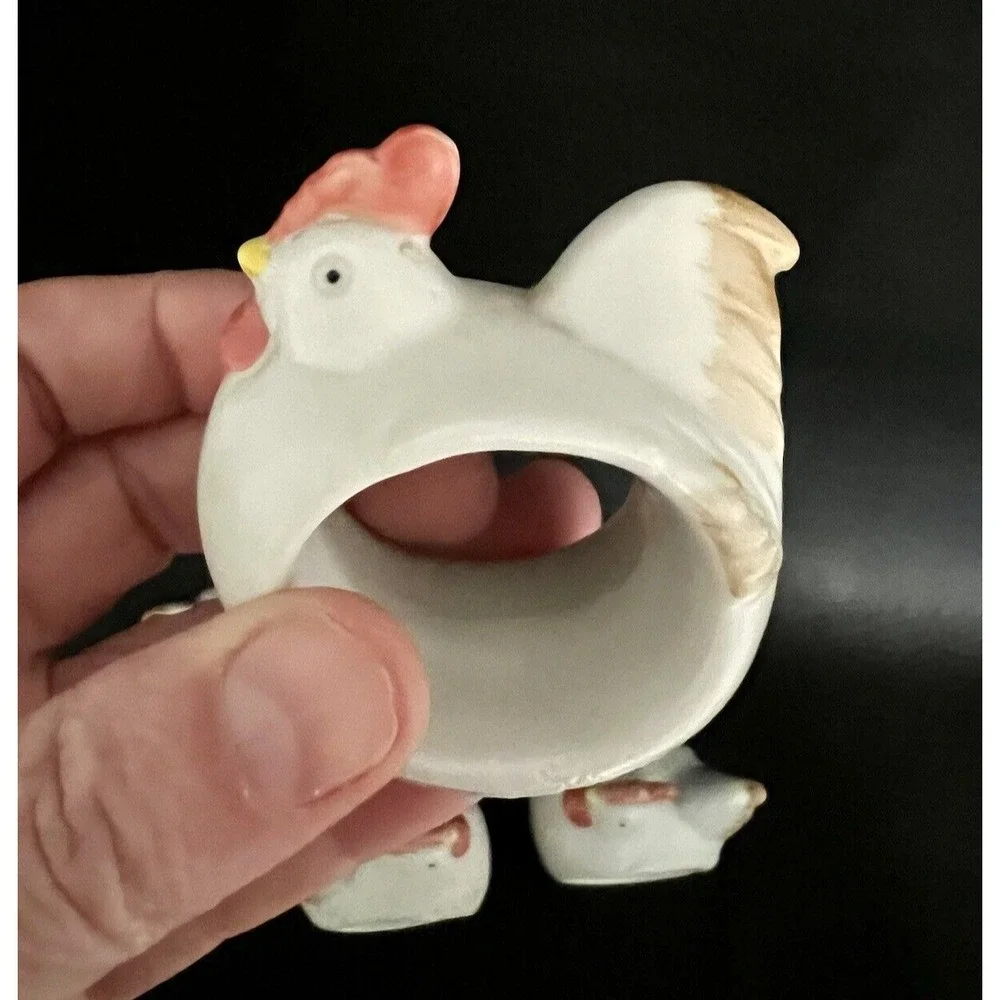 Vintage Chicken Hen Napkin Rings ~ Set of 4 ~ Stoneware ~ Handpainted‎